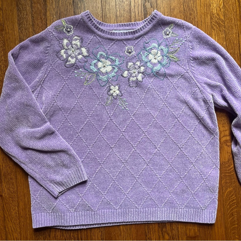 Alfred Dunner M chenille sweater pastel purple lavender floral pearls grannycore